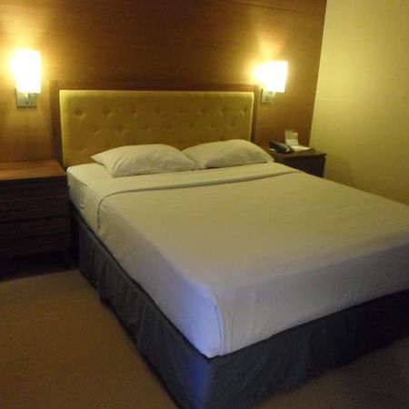 Hotel Mutiara Malioboro Yogyakarta Buitenkant foto