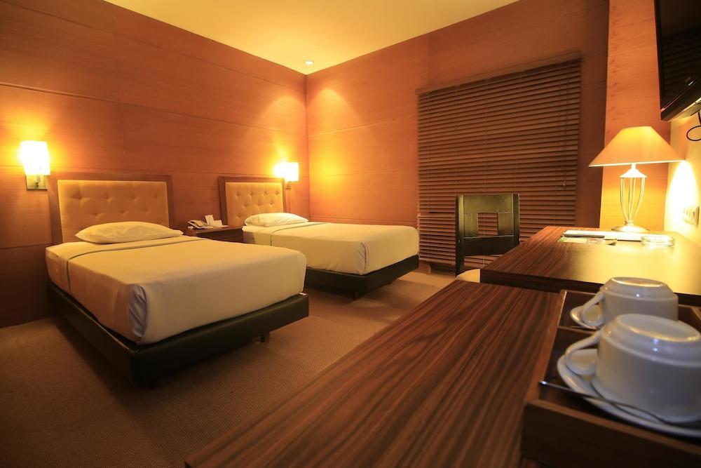 Hotel Mutiara Malioboro Yogyakarta Buitenkant foto
