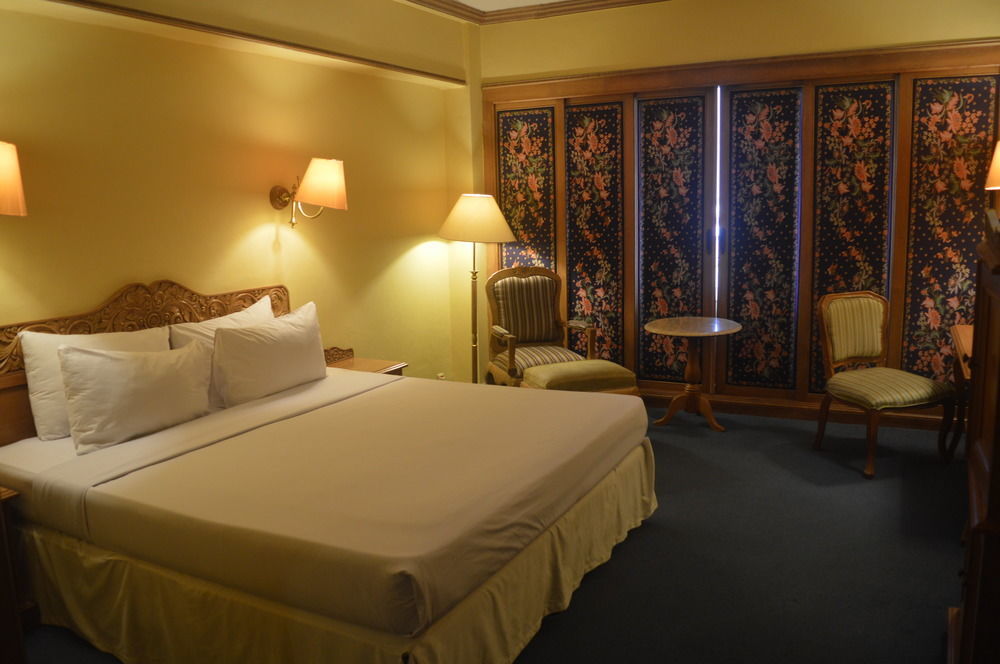 Hotel Mutiara Malioboro Yogyakarta Buitenkant foto