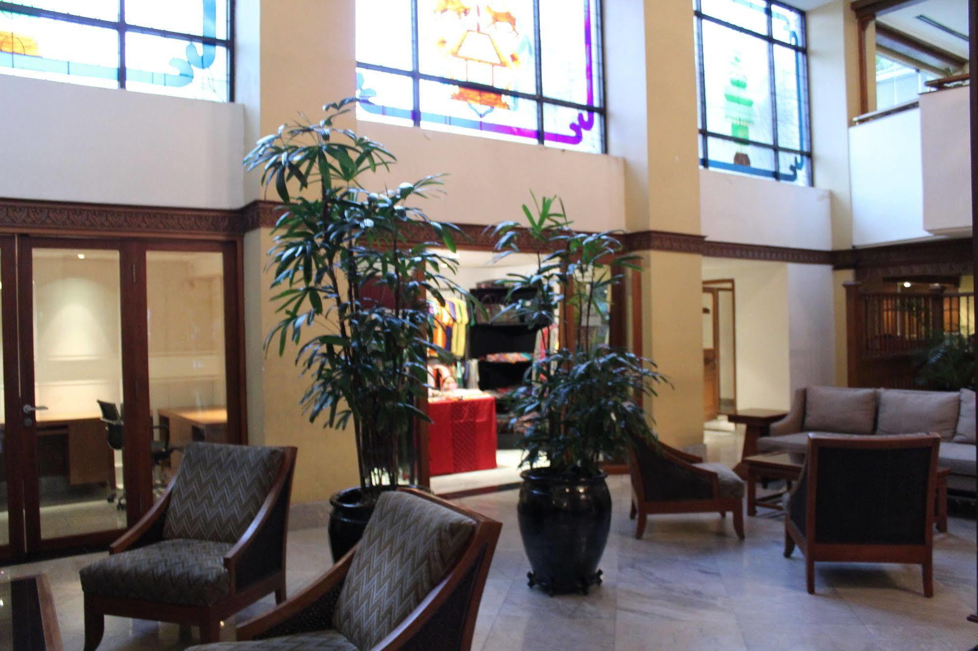 Hotel Mutiara Malioboro Yogyakarta Buitenkant foto