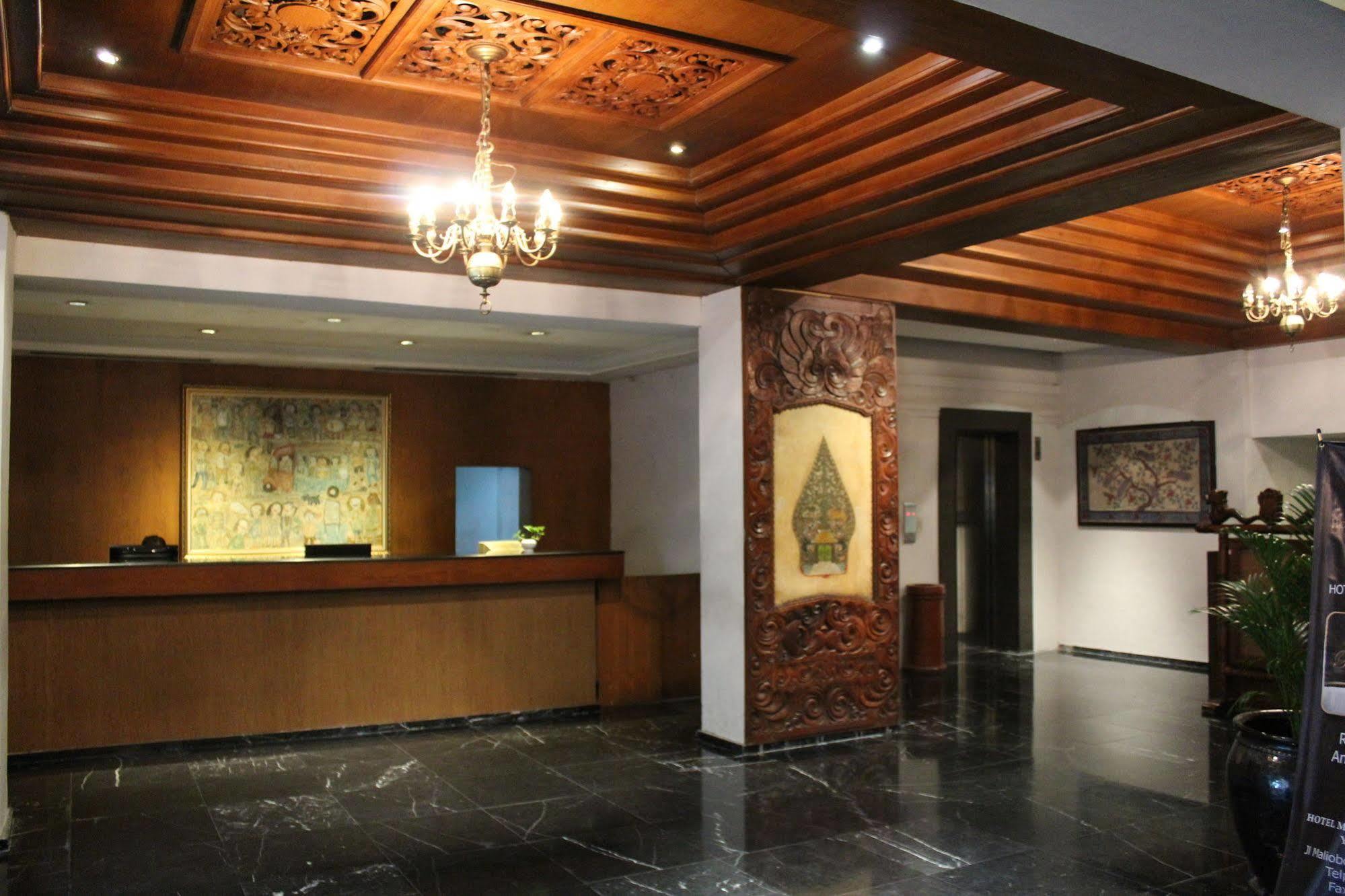 Hotel Mutiara Malioboro Yogyakarta Buitenkant foto