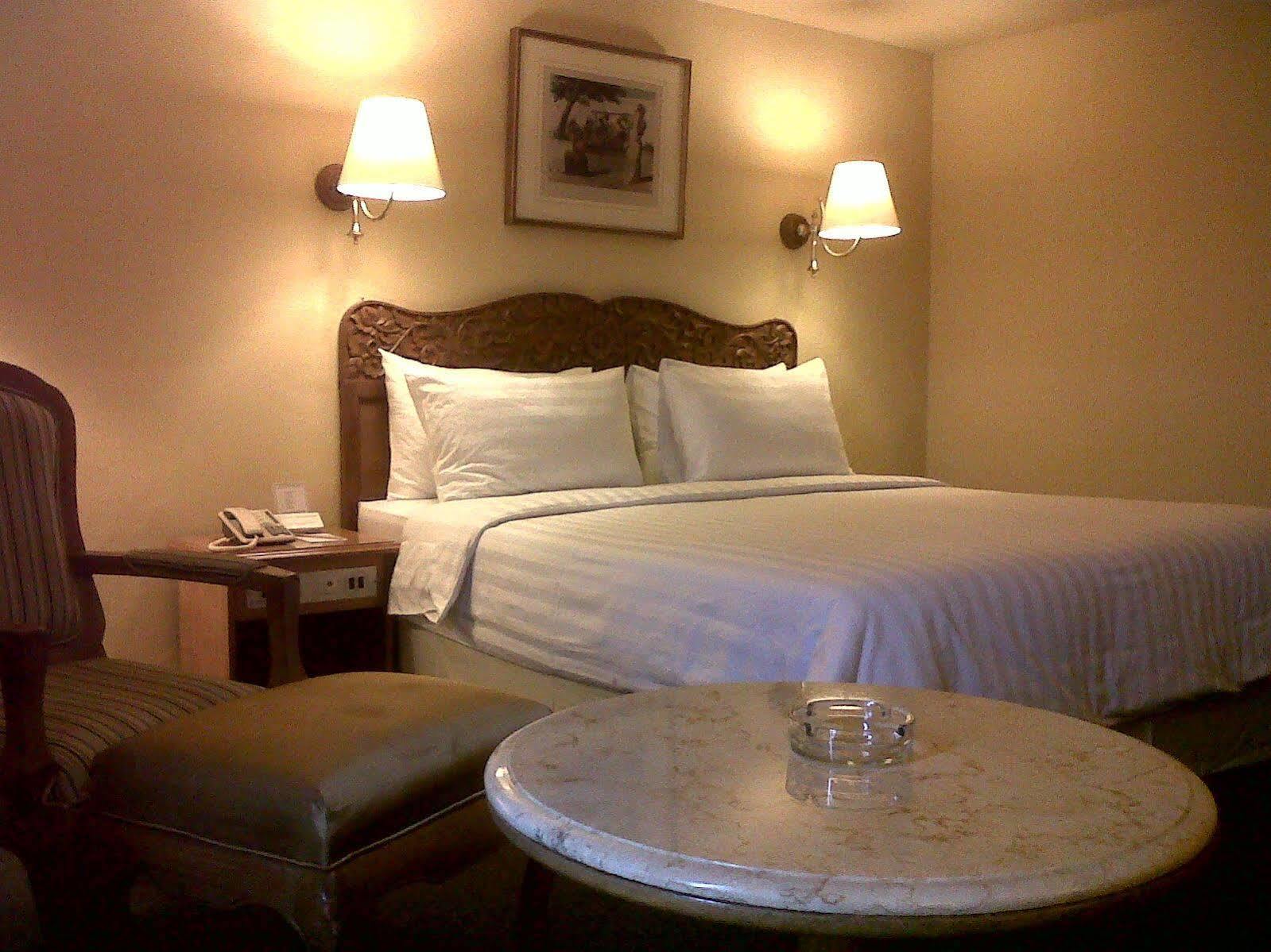 Hotel Mutiara Malioboro Yogyakarta Buitenkant foto