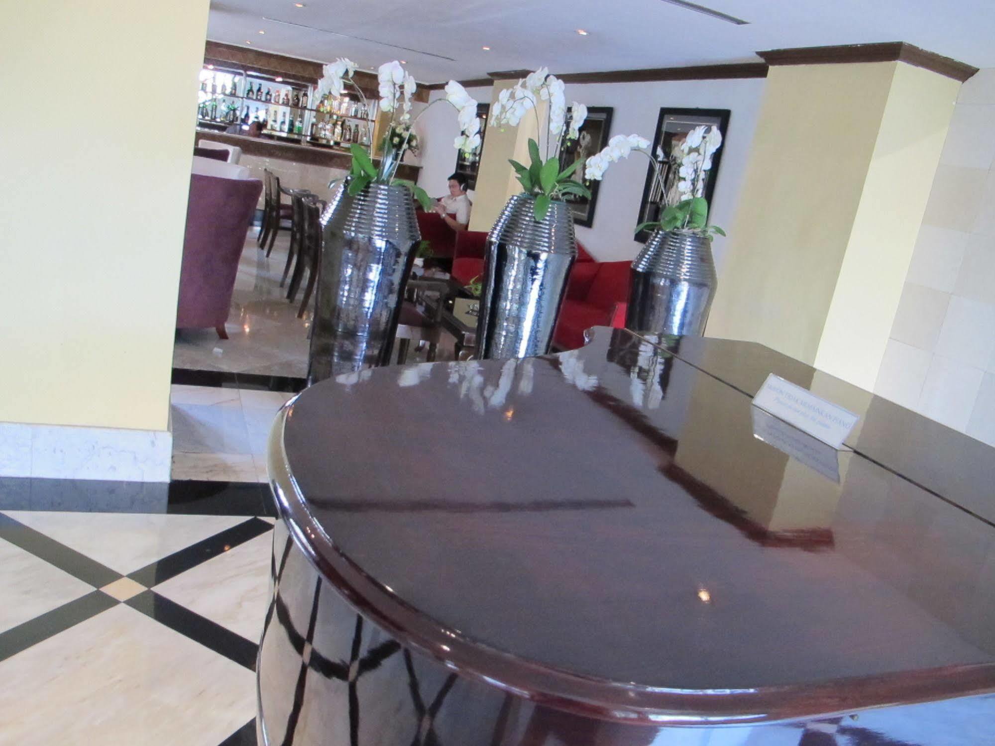 Hotel Mutiara Malioboro Yogyakarta Buitenkant foto