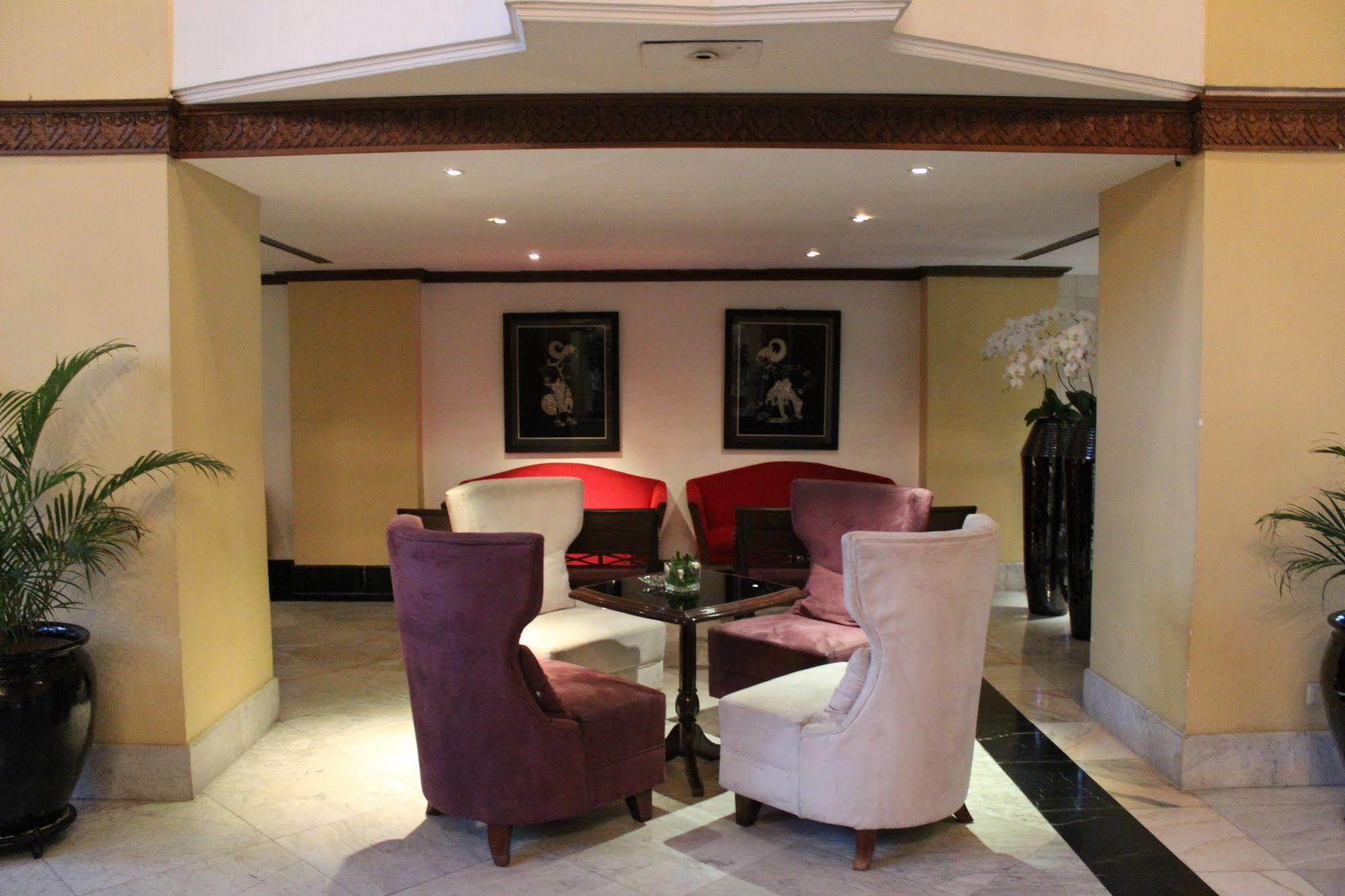 Hotel Mutiara Malioboro Yogyakarta Buitenkant foto